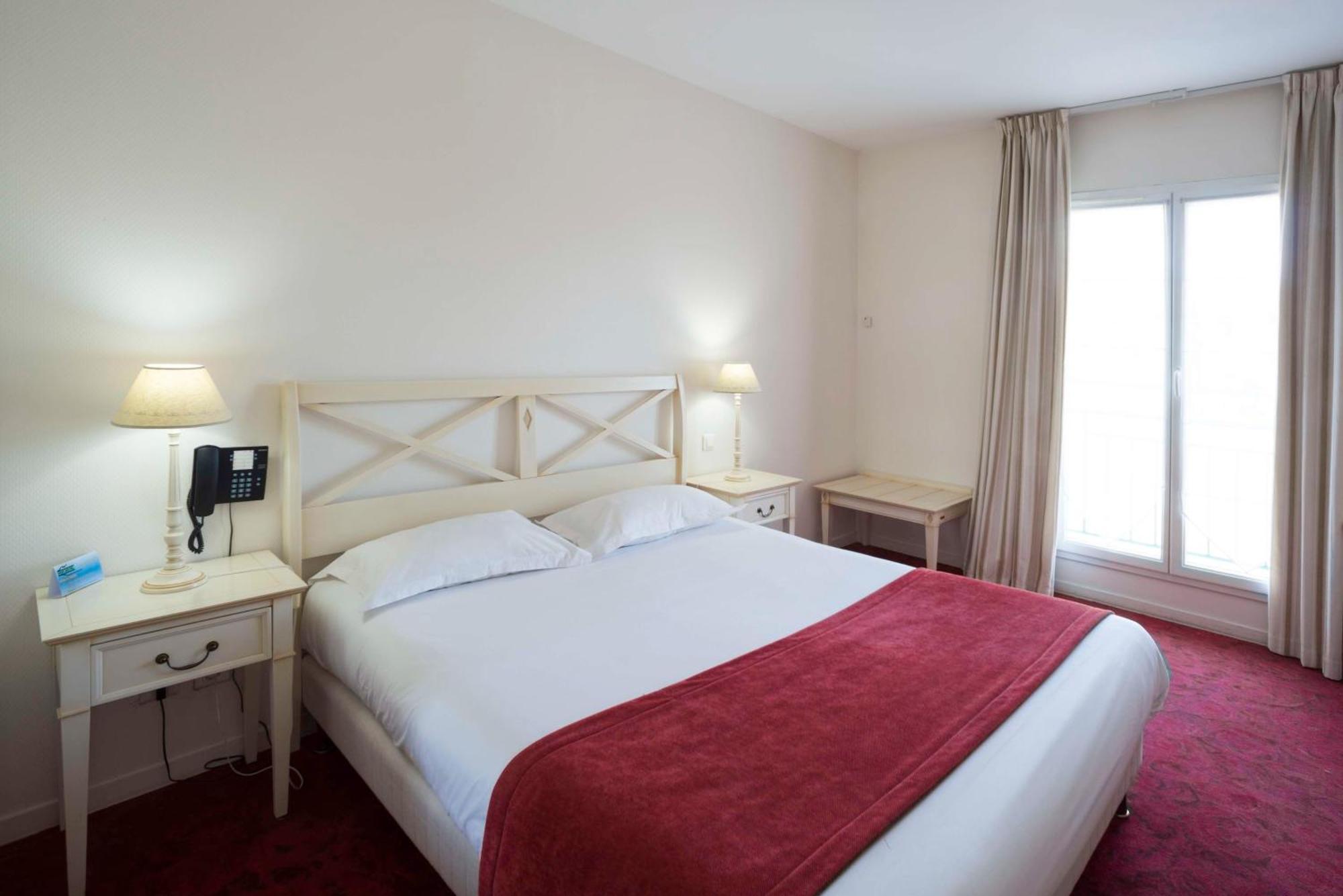Brit Hotel Du Perche Nogent-le-Rotrou Exterior photo